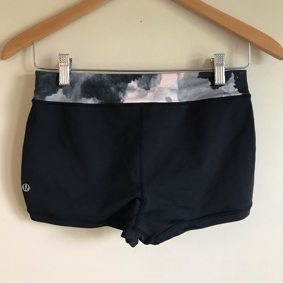 Lululemon Short Shorts Contour Luxtreme 2” Black Pink Rare - Picture 3 of 5
